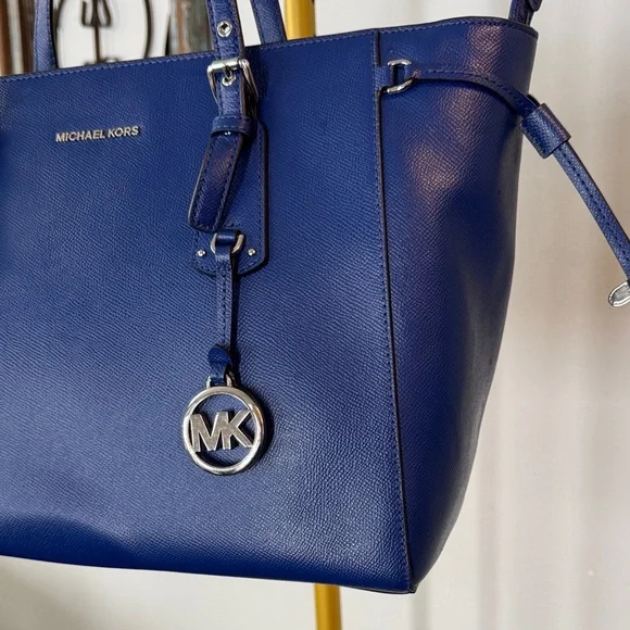 Michael Kors coated canvas Navy Blue Tote EUC - Picture 3 of 17